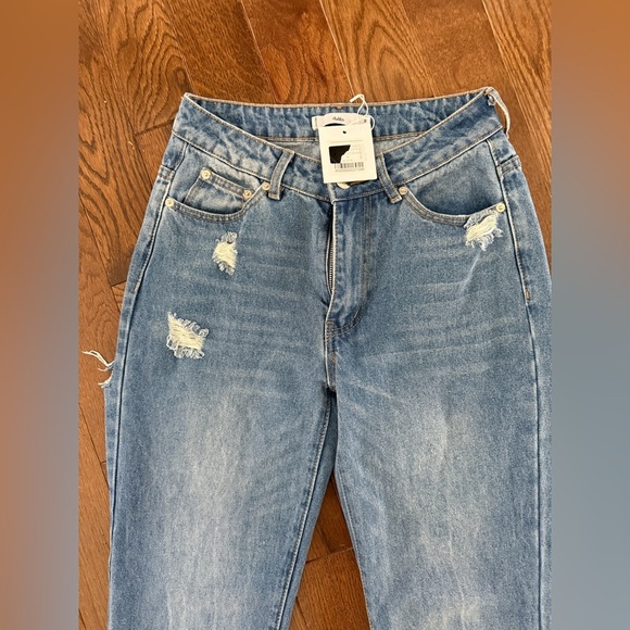 $189 BNWT Adika Light Blue Distressed Straight Leg Jeans - Picture 2 of 9